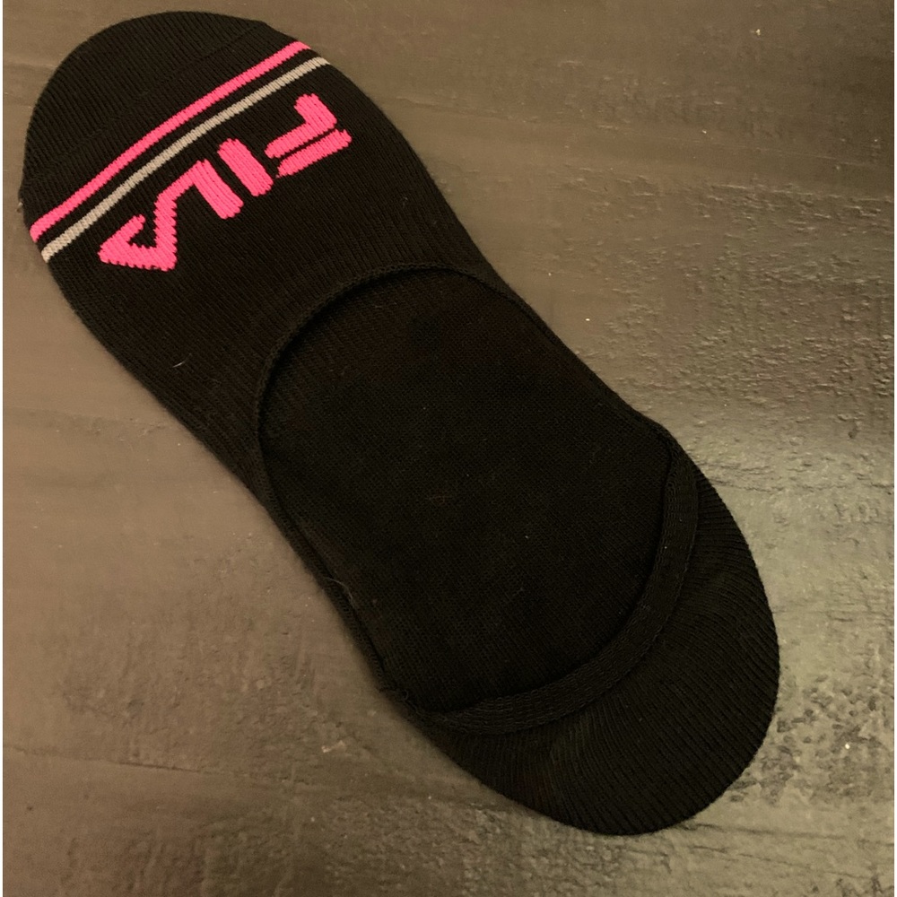 Women's FILA 4 Pack Invisible Liners 9-11 shoe size 4-10 Black socks